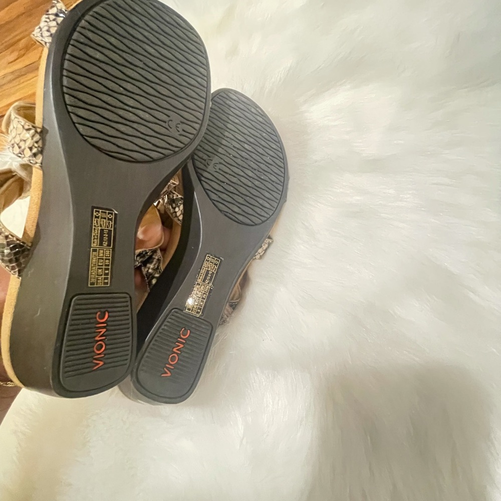Vionic Sandals - image 4
